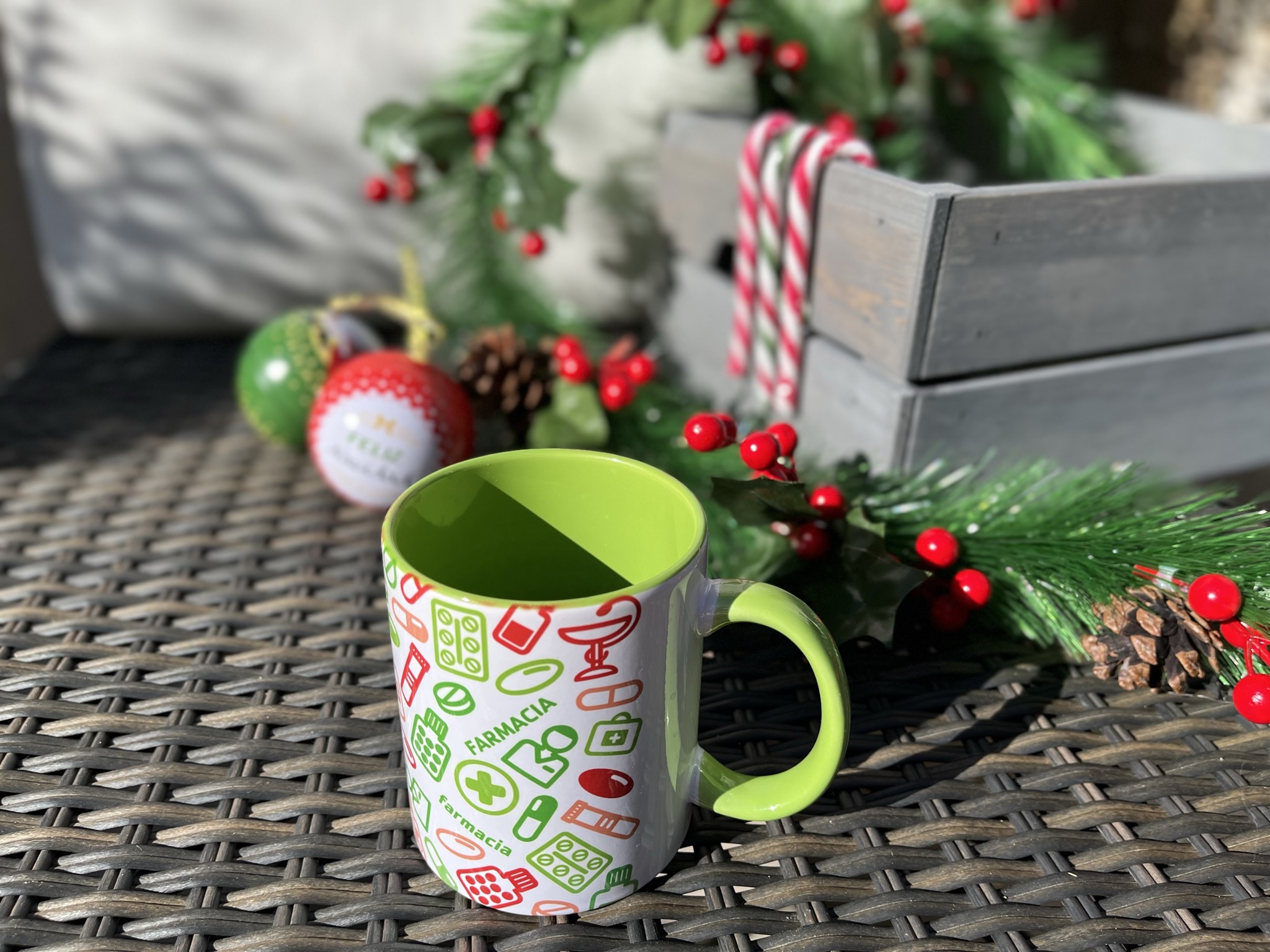 Taza metálica farmacia  Tienda solidaria Farmamundi