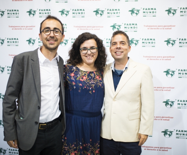 Los técnicos de Proyectos de Cooperación, Albert Vañó y Ernesto Urbano, junto a la ex cooperante de Farmamundi en RDCongo, Ana María Pérez