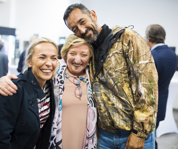 La enfermera de la Fundación Cavadas, Vanessa Alemany, la doctora Anna Lluch y el doctor Pedro Cavadas.