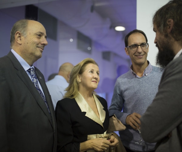 El arquitecto Pedro Alba Rojas, la técnica de Educación para el Desarrollo en Farmamundi Córdoba, Carmen Guisado, el delegado de Farmamundi en Aragón y juntista, Salvador Valero, y el responsable de Educación para el Desarrollo en Farmamundi, David Turró.
