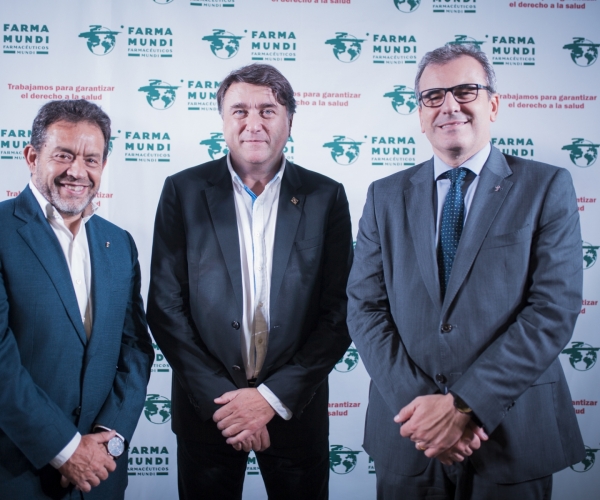 El presidente del COF de Tarragona, Joaquin Nolla, el presidente del COF de Lleida, Josep Aiguablella, y el tesorero del COF de Barcelona, Joan Calduch.