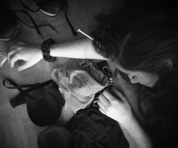 En diversos lugares del mundo las mujeres son utilizadas, mediante el uso de la fuerza o de la droga, para satisfacción sexual de los hombres, sin hacer uso de preservativo y poniendo en peligro su salud sexual. Para encontrar casos como este no es necesario ir a otros continentes, sólo en España en el año 2016 1.249 mujeres, que se conozcan, fueron violadas.  Diego González Noval, 4 de Abril de 2018, Pola de Siero.