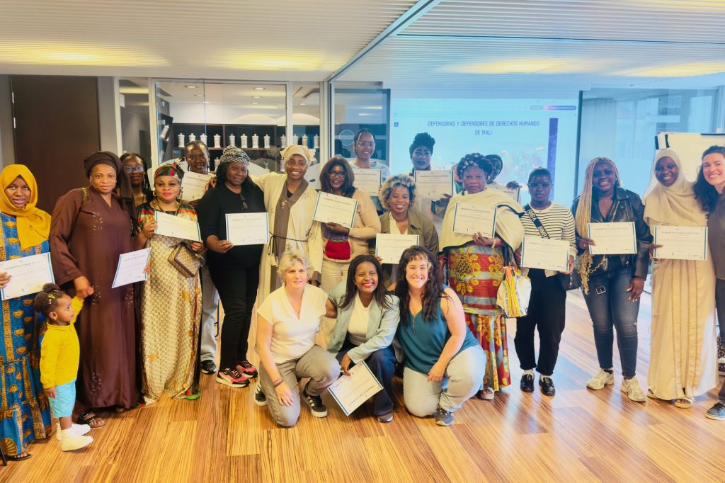 Bilbao y Vitoria-Gasteiz acogieron dos encuentros con Aminata Soucko y más de 40 mujeres africanas para visibilizar la mutilación genital femenina y abrir caminos de reparación.