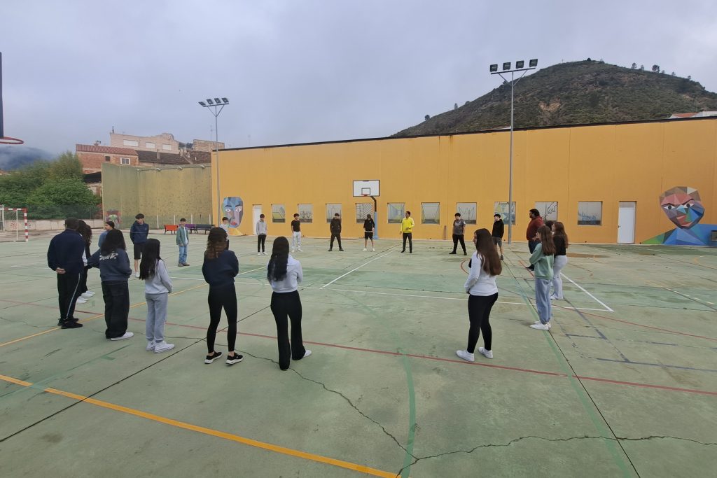 El proyecto ha acompañado a centros educativos rurales de la Comunitat Valenciana conectando el derecho a la salud con la puesta en valor del territorio y la diversidad.